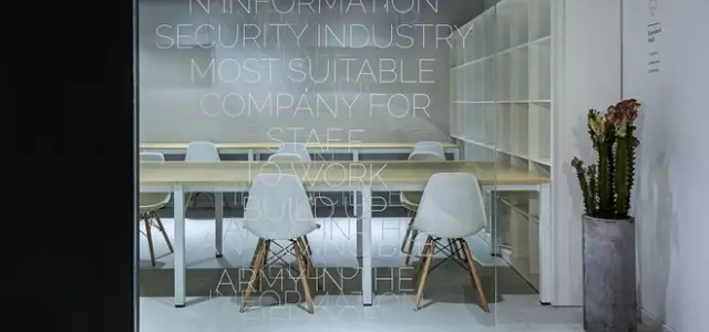 �k�����b���OӋ