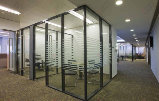 �ό����֘��b��