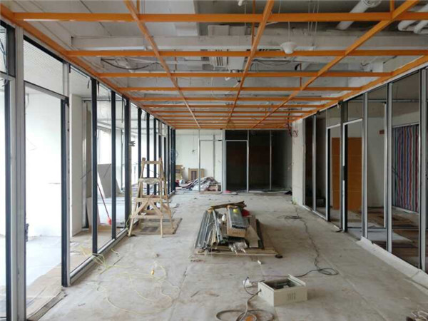 �ό����֘��b��