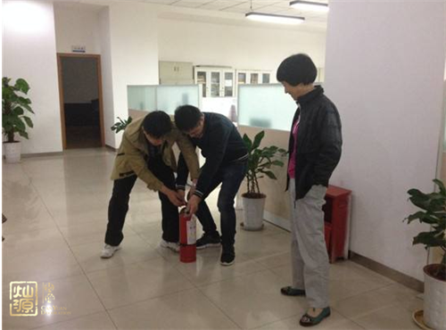 �k�����OӋ�b�ޜ���O��